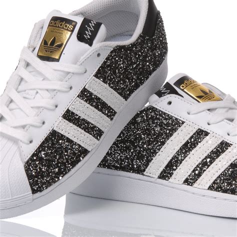 adidas schuh weiss mit glitzer streifen|Adidas superstar glitter shoes.